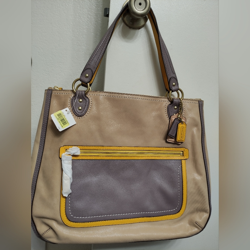 NWT Coach 22430 Hallie Color-block Leather Tote Cappuccino/Oyster - Picture 3 of 16